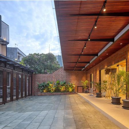 Cool Living Hotel Jakarta Exterior foto