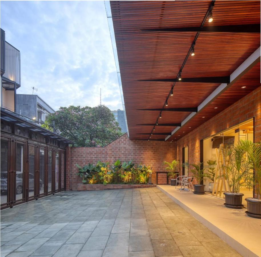 Cool Living Hotel Jakarta Exterior foto