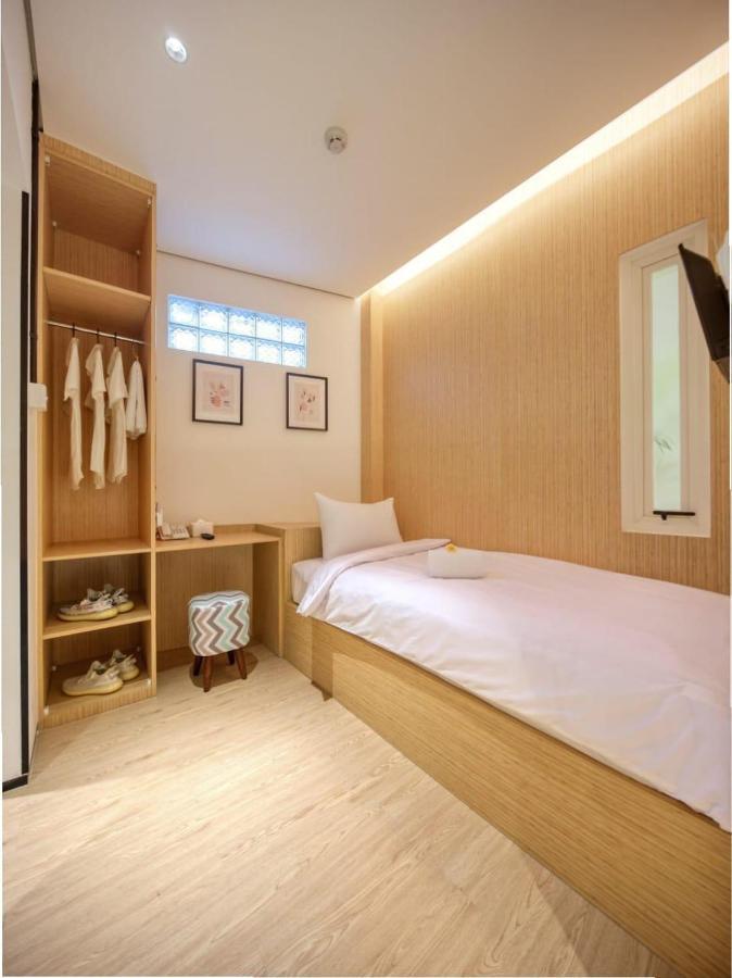 Cool Living Hotel Jakarta Exterior foto