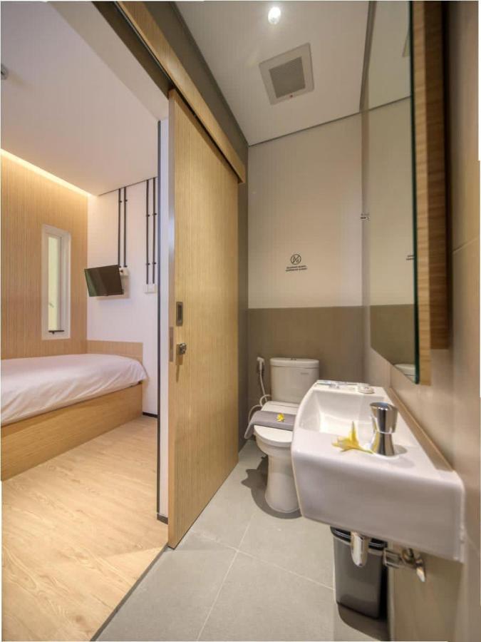 Cool Living Hotel Jakarta Exterior foto
