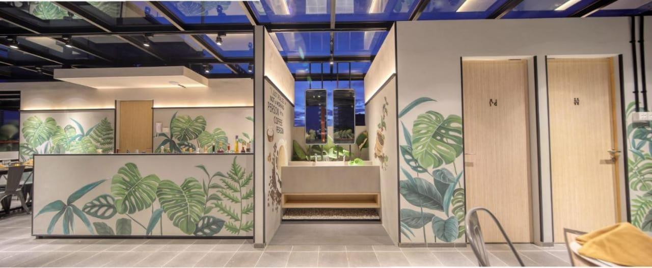 Cool Living Hotel Jakarta Exterior foto